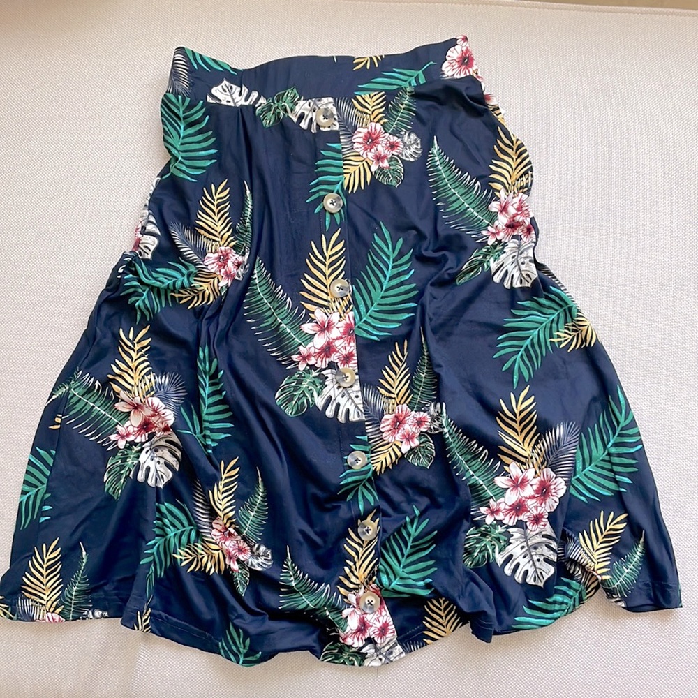 Floral Print Button Placket Midi Skirt- Navy Floral